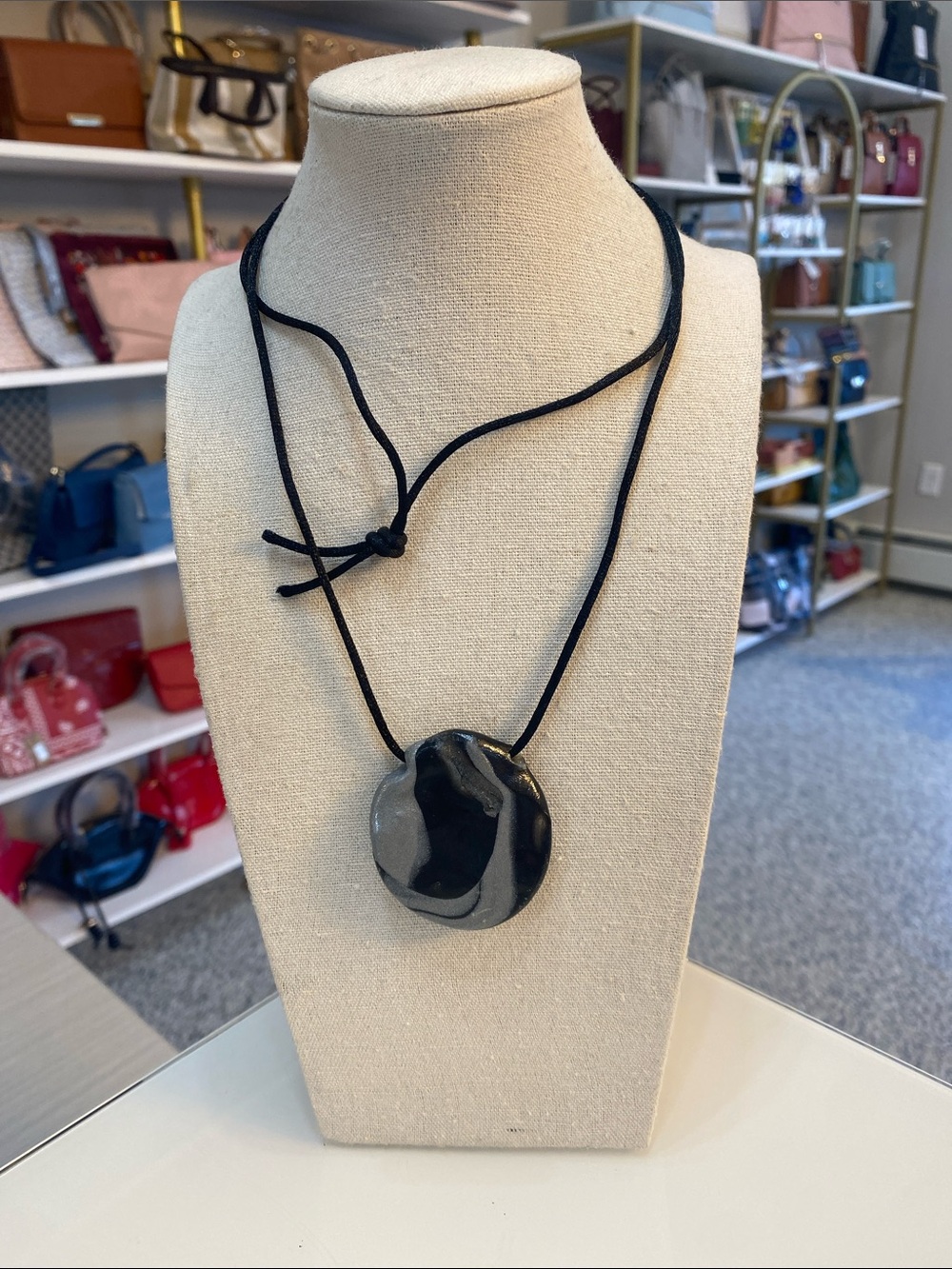 Big pendant necklace - Picture 6 of 8